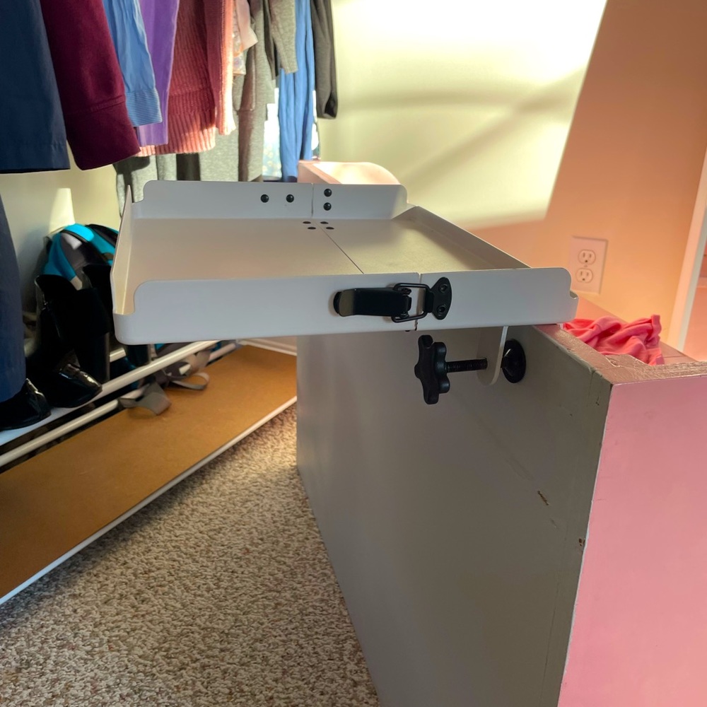 Attachable shelf